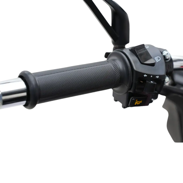 Мотоцикл дорожній Forte FT200R чорно-сірий 200 см&sup3;, 13.5 к.с., 110 км/год, витрата 2.3 л/100 км, бак 14 л, електростарт 128807 фото