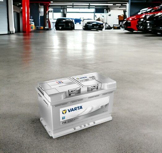 Автомобільний акумулятор Varta Silver Dynamic 85Ah 800EN F18 R+ 585 200 080  фото